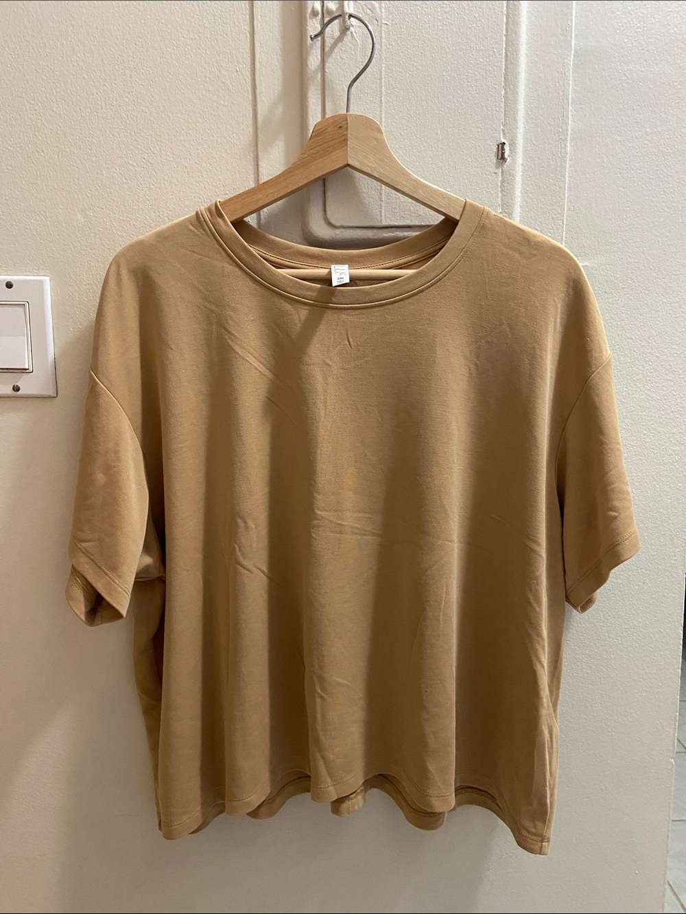 STYLUS Boxy Short Sleeve Tee in Camel